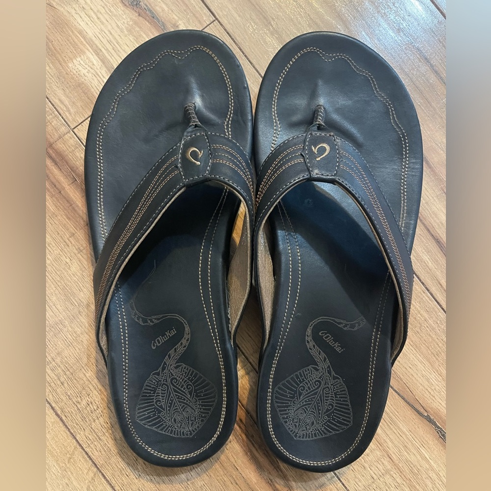OluKai leather sandal